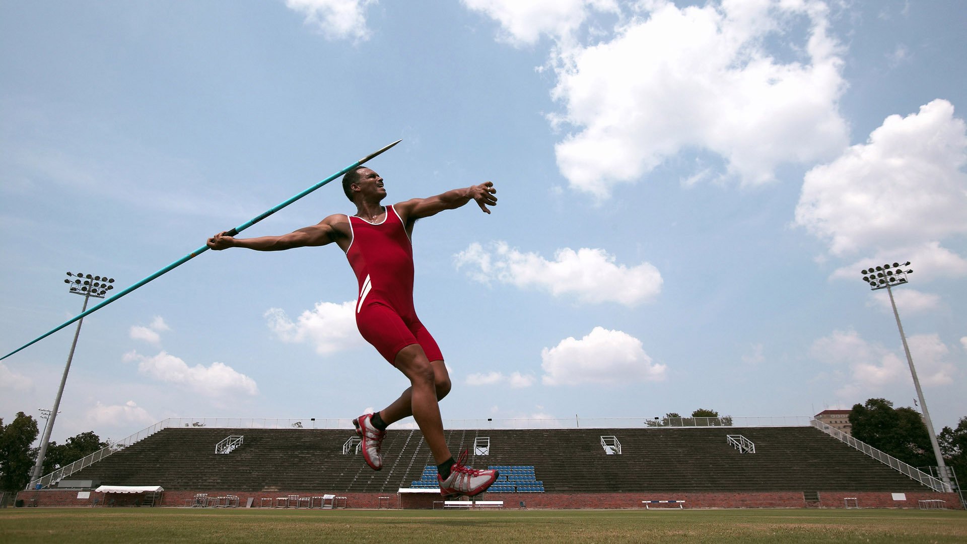 球员在训练营高强度训练下体能显著提升，让球员在训练中学会自我管理