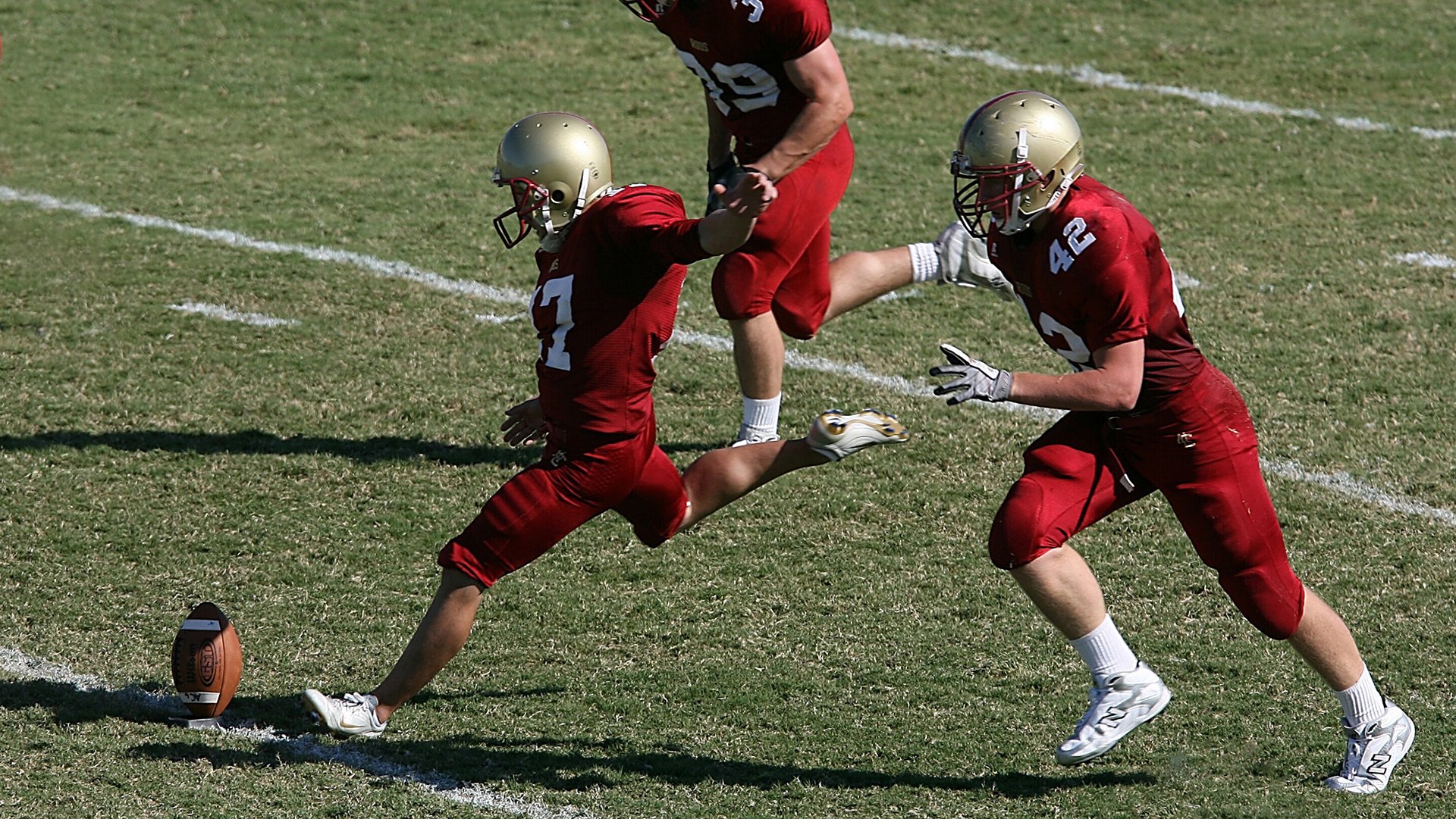 哈兰德在禁区内的跑位与射门选择被广泛学习模仿，哈兰德太强